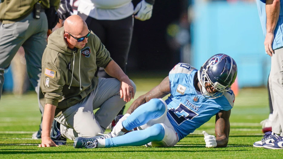 Titans WR Calvin Ridley Out For Season With Broken Leg