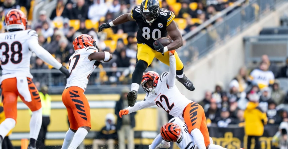 Twitter hammers Zac Taylor and Bengals after deflating loss to the Steelers