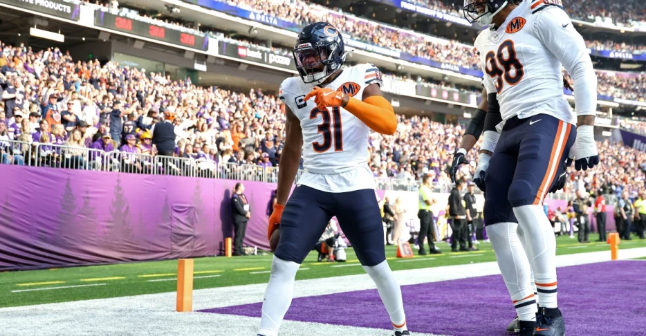 Bears edge out Vikings with last-second FG to improve to 7-3
