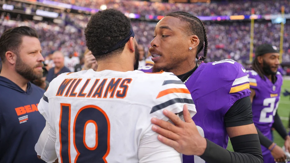 Bears troll Vikings by going into Dave Chappelle’s Prince bag