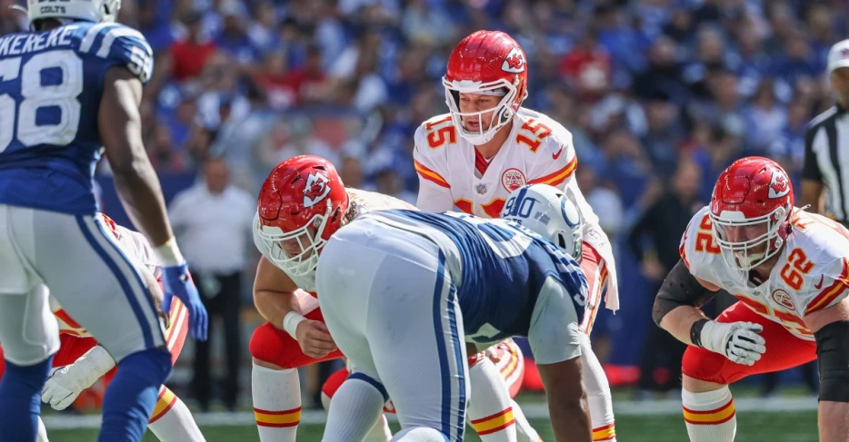 Chiefs open as favorites over the Colts in Week 12