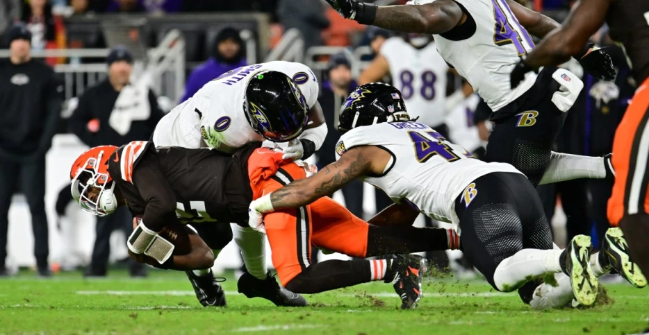Daily Dawg Chow 11/17: Browns lose close one to Ravens, Shedeur debuts