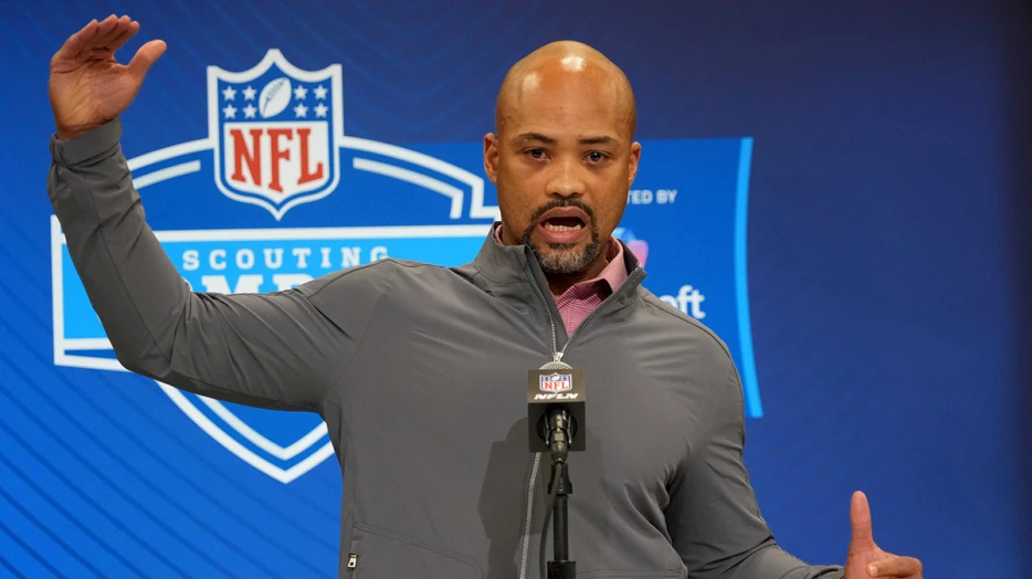 Falcons GM Terry Fontenot blasted for fireable move that will haunt Falcons