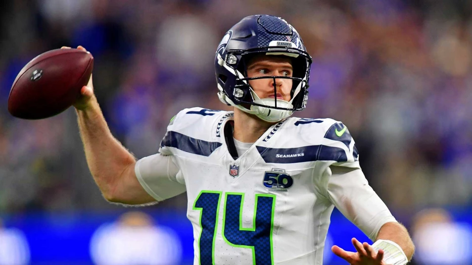 Fans dunk on Seahawks’ Sam Darnold during brutal 4-INT day vs. Rams