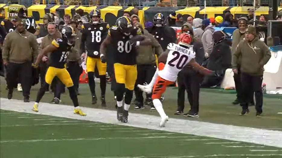 Film Room: Darnell Washington Plows Way To Career Day Against Bengals