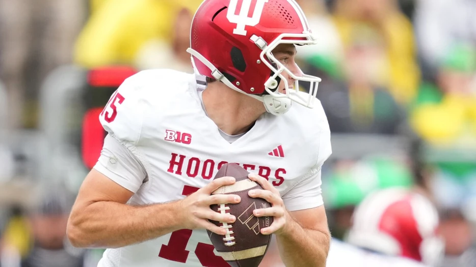 Indiana QB Fernando Mendoza is favored to go first overall in the 2026 NFL draft