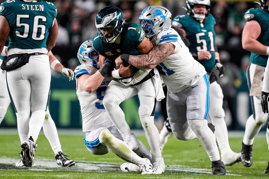 Injuries, Regression, or Both, the Eagles’ Typically-Elite Offensive Line Hasn’t Been a Strength