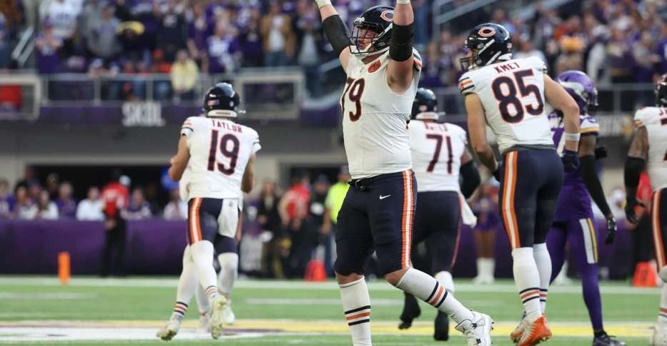 Introducing your completely chaotic first-place Chicago Bears