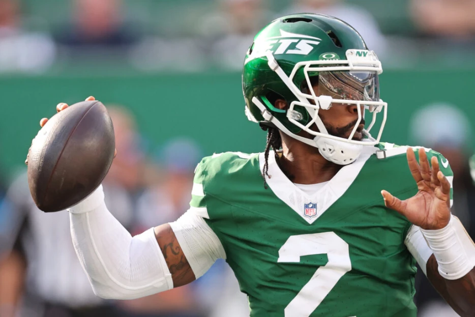 Jets Bench QB Justin Fields; Tyrod Taylor To Start Week 12