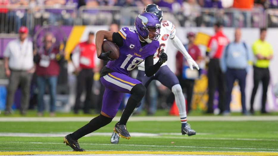 Vikings’ Justin Jefferson not tossing J.J. McCarthy under bus despite visible frustration