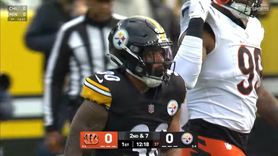 Week 11 PFF Grades: Unexpected Duo Leads Defense, Jaylen Warren Sets High Mark