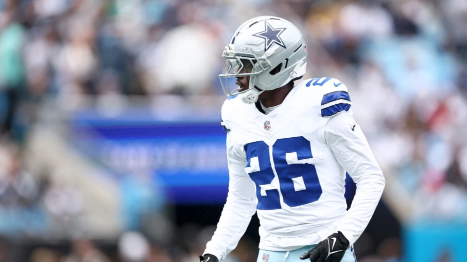 DaRon Bland scores his sixth career pick-six