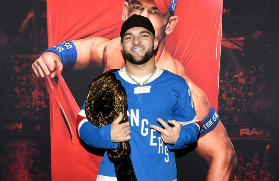 Did Giants Rookie Cam Skattebo Risk Further Injury for Moment at WWE Raw?