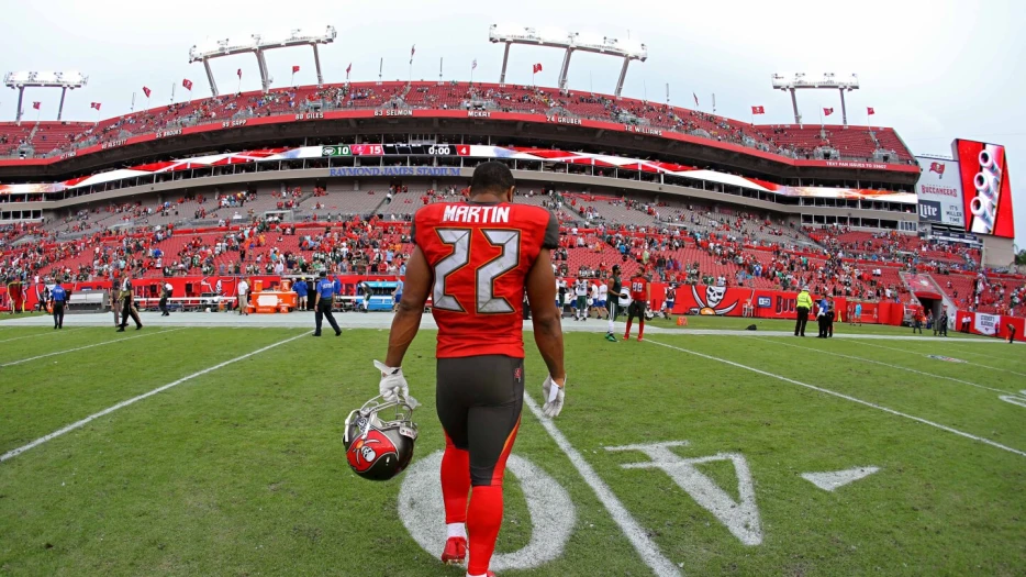 Former NFL running back Doug Martin dies at 36