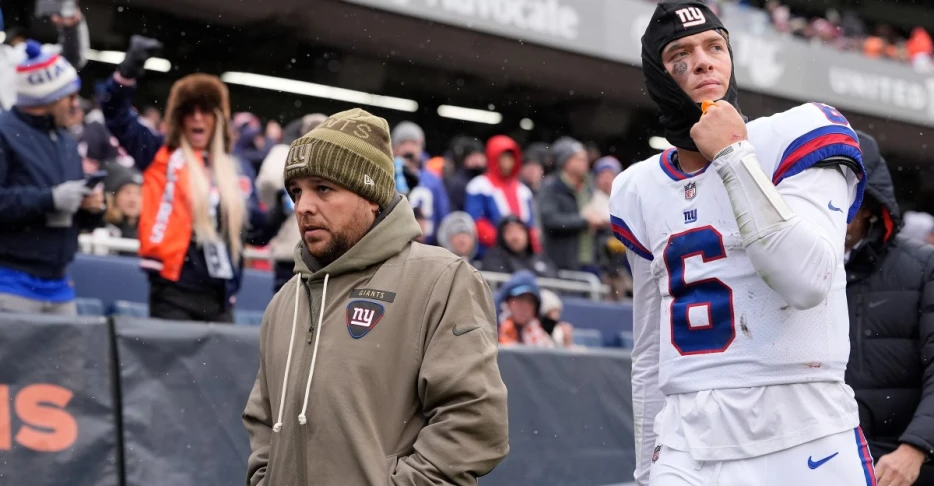 Is New York Giants’ QB Jaxson Dart running the ball too much?