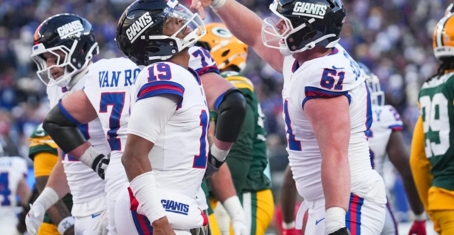 PFF grades and snap counts from the Giants’ 27-20 loss to the Packers