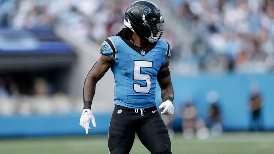 Rico Dowdle can become third player with 200 or more yards from scrimmage in three straight games