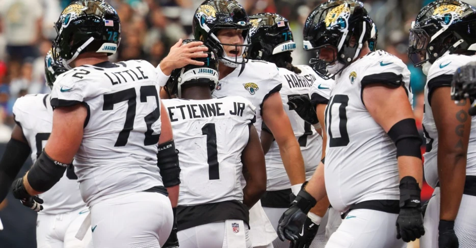 Chargers Bye Week By The Numbers: Justin Herbert’s INT regression hit like a truck