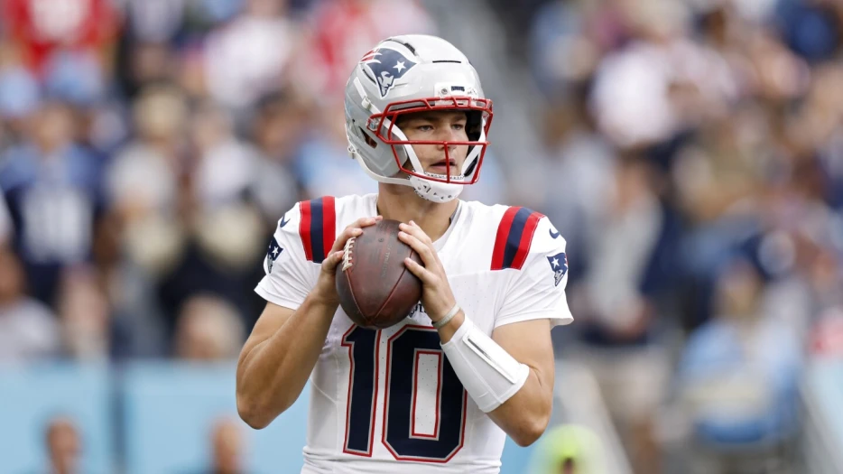 Drake Maye is first in SB era with 90 percent completion rate, 200 passing yards, 50 rushing yards in a game