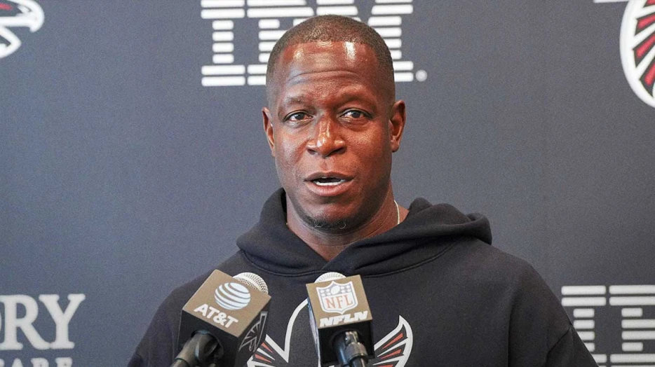 Falcons rumors: Raheem Morris is ‘personal favorite’ of Arthur Blank. Will he be fired anyway?