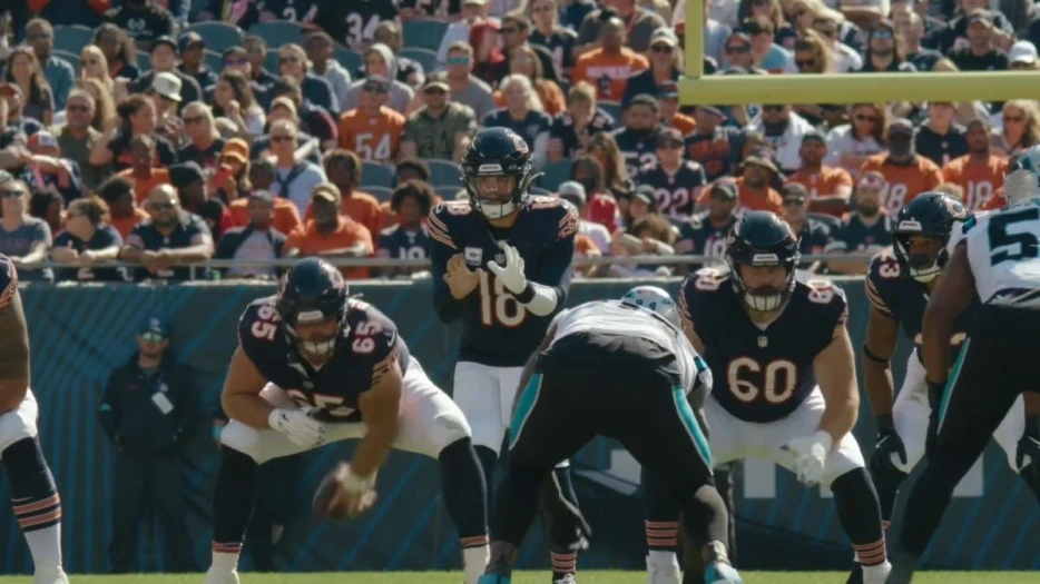 Keeanu Benton Details Need To ‘Trap’ Bears QB Caleb Williams