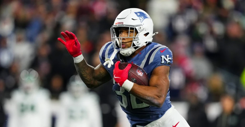 Patriots vs. Jets snap counts: TreVeyon Henderson is a workhorse