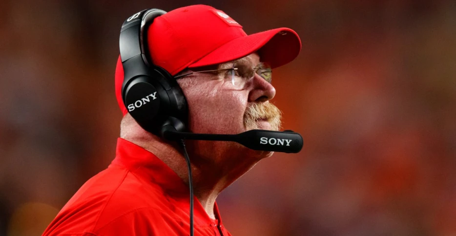 Week 12 AP Mailbag: What changes are needed among the Chiefs’ coaches?