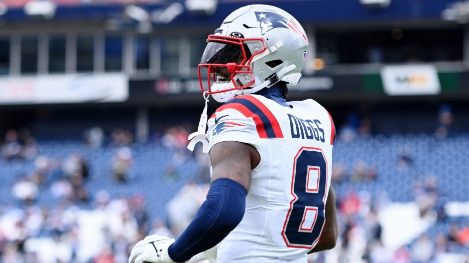 Stefon Diggs, Cardi B Make Patriots-Themed Baby Announcement