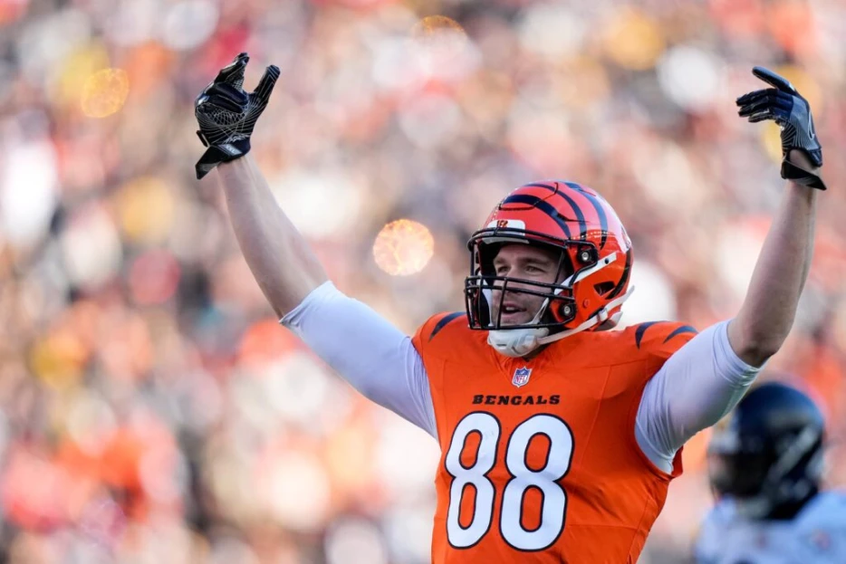 Bengals Activate TE Mike Gesicki From IR