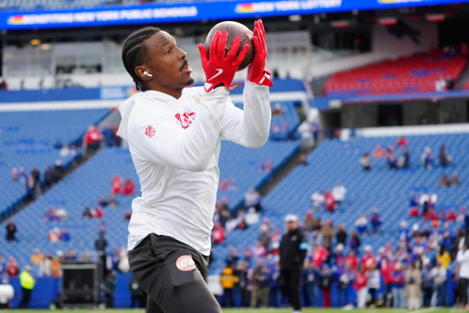 Bills Place WR Mecole Hardman On IR, Promote WR Gabriel Davis From Practice Squad