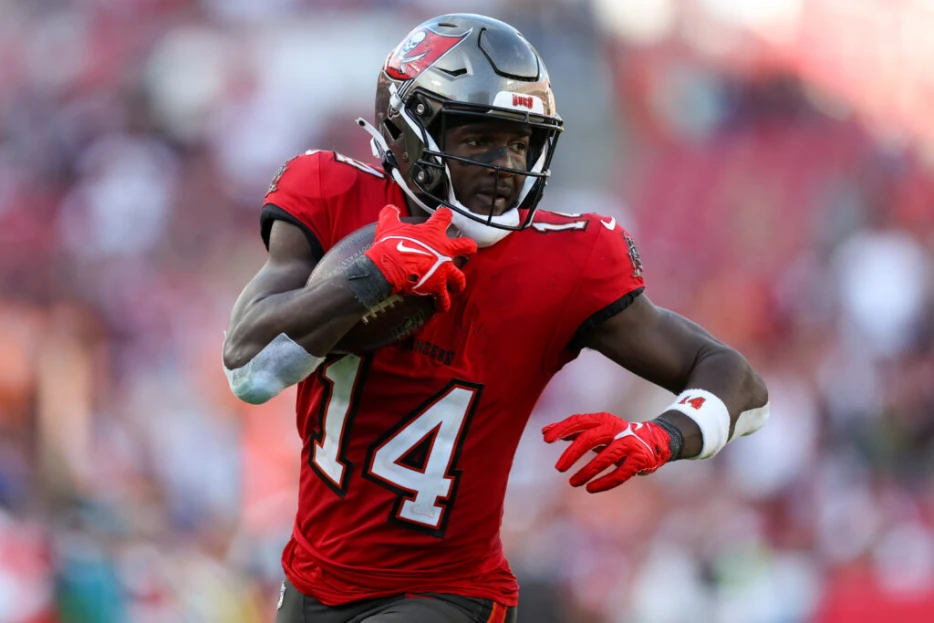Buccaneers WR Chris Godwin Likely To Play In Week 12; RB Bucky Irving Nearing Return