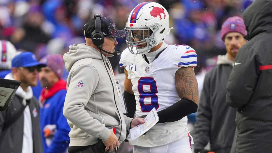 Buffalo Bills lose captain on defense to arm injury vs Texans