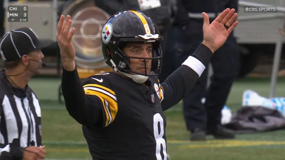 ‘Gonna Be Extra Frail’: Former Bears LB Thinks Aaron Rodgers’ Injury Will Leave Him Vulnerable Against Chicago