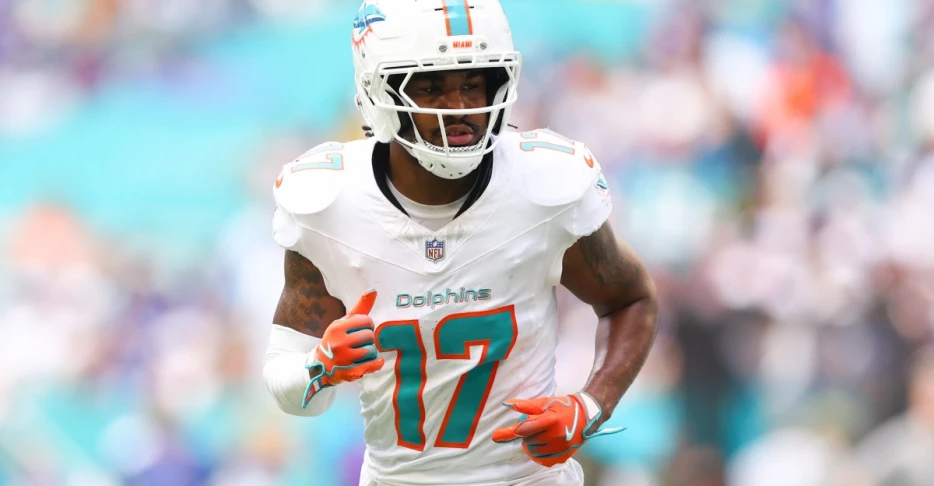 Jaylen Waddle stepping up as lead receiver – The Splash Zone 11/21/25