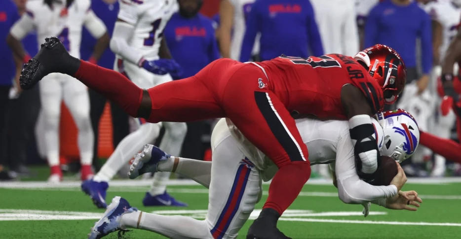 Josh Allen injury: Shoulder goes numb for Buffalo Bills QB during Texans game