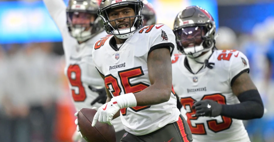 Rams-Bucs: Jamel Dean ruled OUT for Sunday Night Football