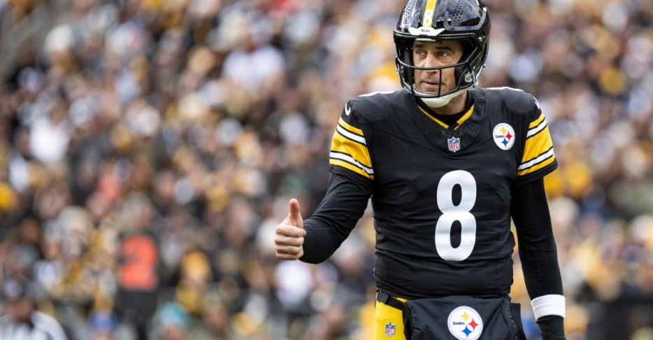 Steelers QB Aaron Rodgers questionable vs. Bears