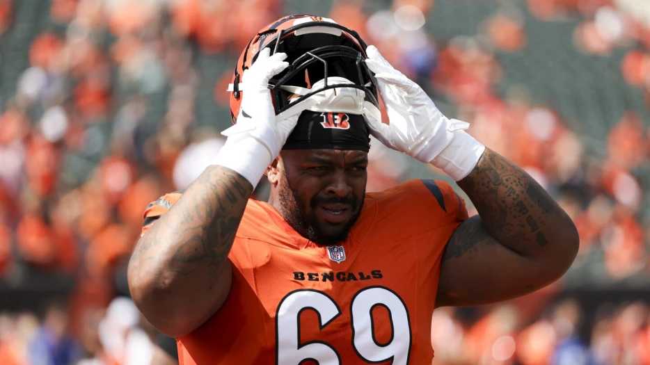 Bengals release DT Mike Pennel, place two on IR