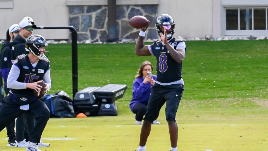 Lamar Jackson practices again on Thursday