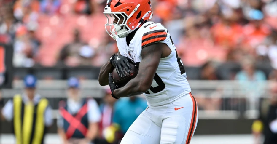 Packers make roster moves, hinting at Josh Jacobs being inactive vs. Vikings