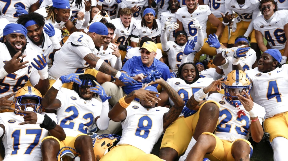 Pitt coach Pat Narduzzi regrets not telling Mike Tomlin about &quot;shot&quot; field at Acrisure