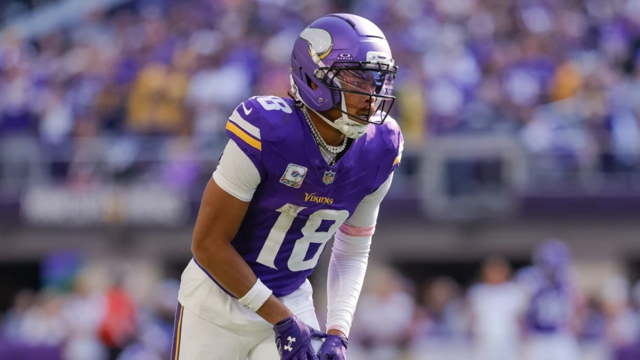 With 40 yards tonight, Justin Jefferson will surpass Julio Jones for fastest to 8,000