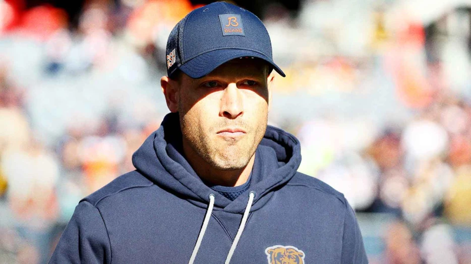 Bears’ Ben Johnson trolled by Eagles insider after Steelers execute fake Tush Push to perfection