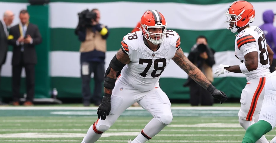 Browns, Raiders inactive report: Dillon Gabriel, Jack Conklin updates for Week 12