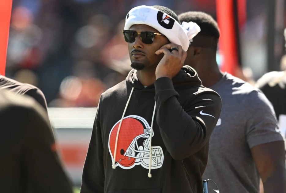 Cleveland Browns Make a Change with Deshaun Watson vs Raiders