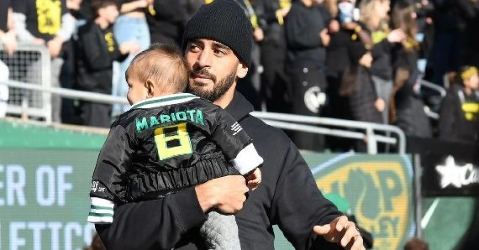 Daily Slop: 23 Nov 25 – Commanders QB Marcus Mariota honored for induction into Oregon Athletics Hall of Fame