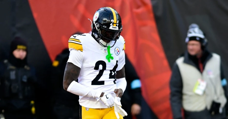 Steelers CB Joey Porter Jr. Leaves Game Again vs. Bears with Injury