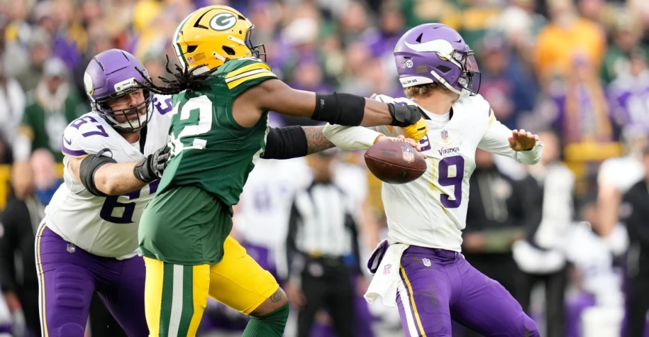 Vikings Barely Competitive In Season-Ending Loss to Packers