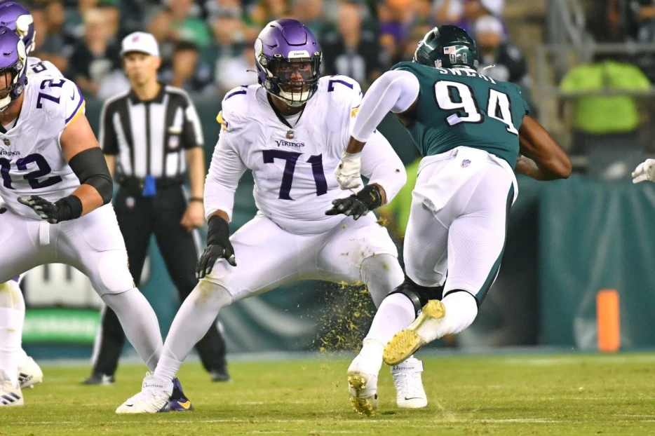 Vikings Rule Out OL Christian Darrisaw &amp; Donovan Jackson