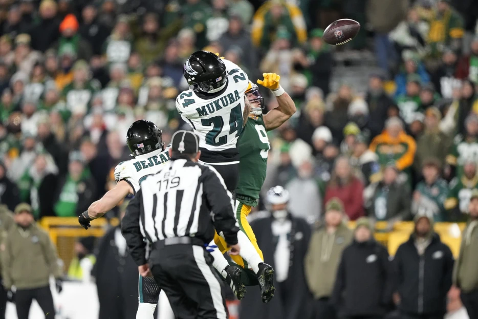 Andrew Mukuba Broke his Ankle